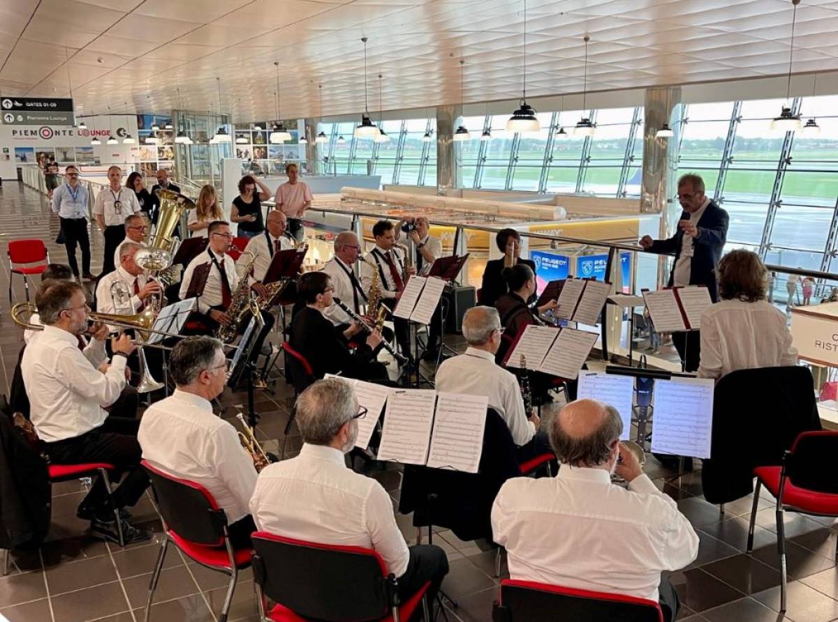 Un viaggio tra le note: l’Aeroporto di Torino celebra la Festa della Musica 2025 con un emozionante concerto itinerante per i passeggeri